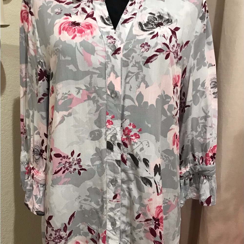 Allison Daley Medium Floral Button-Up Blouse - Pink and Gray